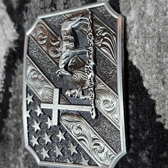 "STAND FOR THE FLAG & KNEEL FOR CROSS" AMERICAN FLAG RECTANGULAR BUCKLE NWOT - Picture 1 of 10